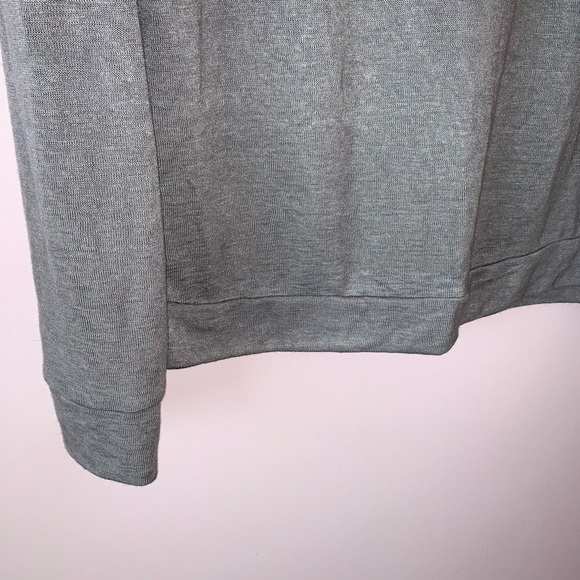 Victoria’s Secret Light Gray Embroidered Bow Lounge Pajama Top Small Women’s - Picture 4 of 8